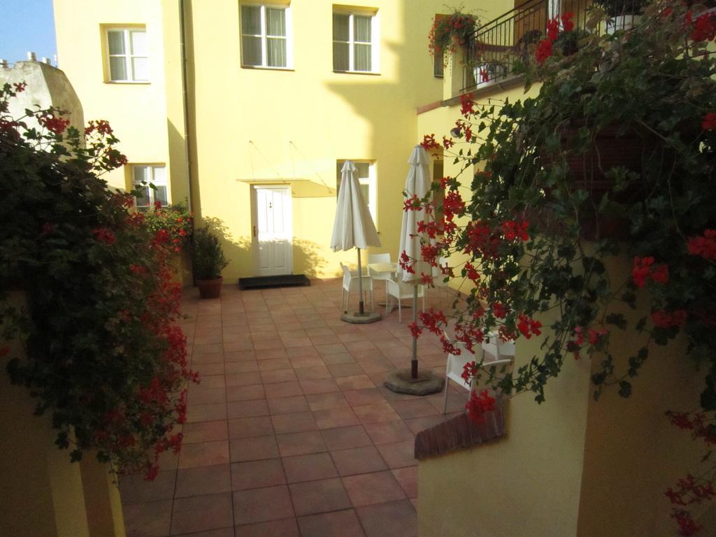 Hotel Domus Henrici à Prague Extérieur photo