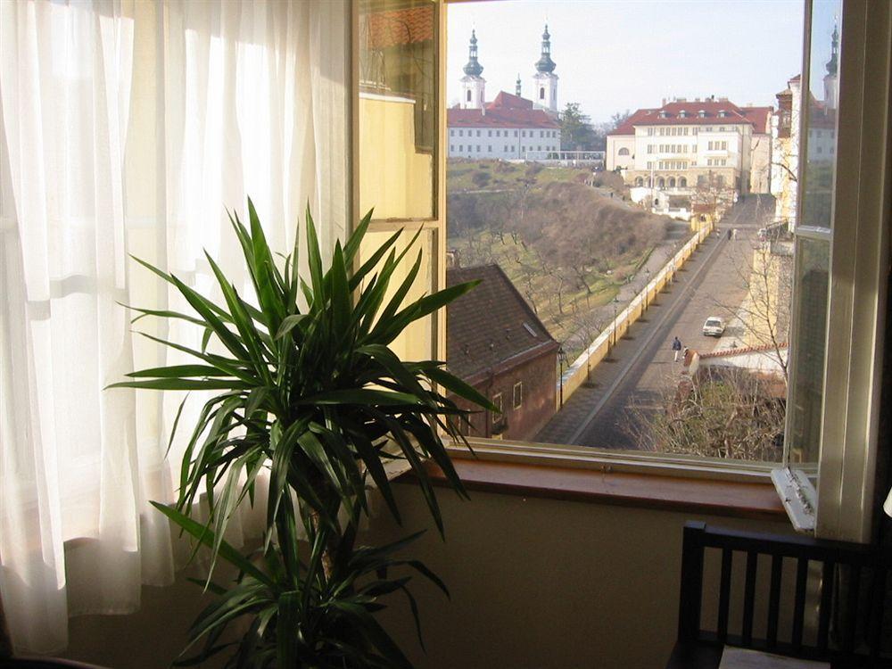 Hotel Domus Henrici à Prague Extérieur photo
