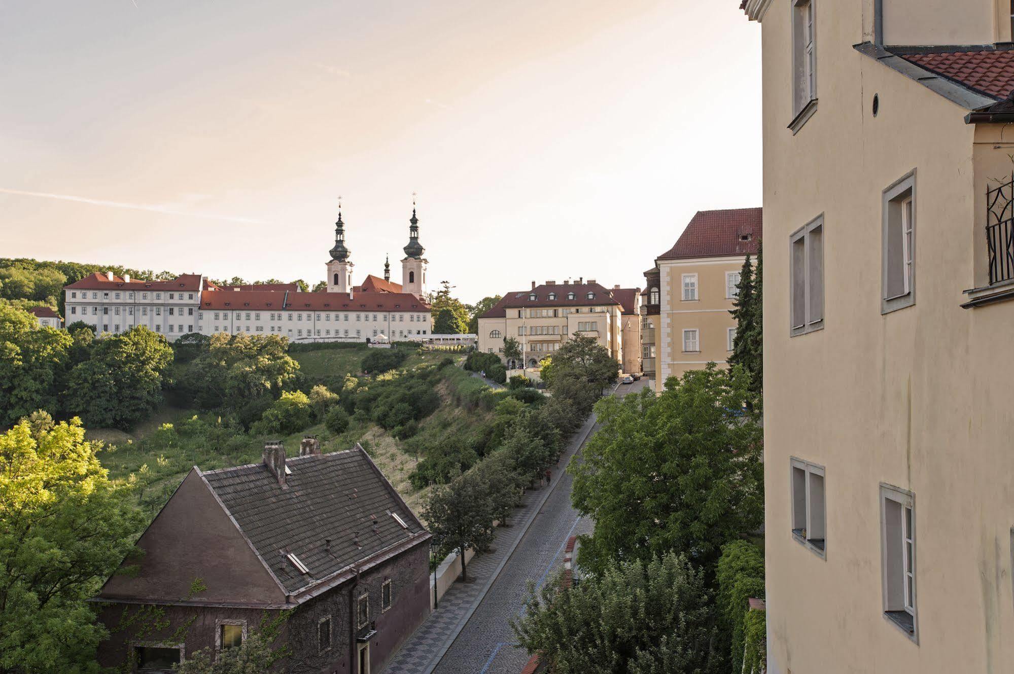 Hotel Domus Henrici à Prague Extérieur photo