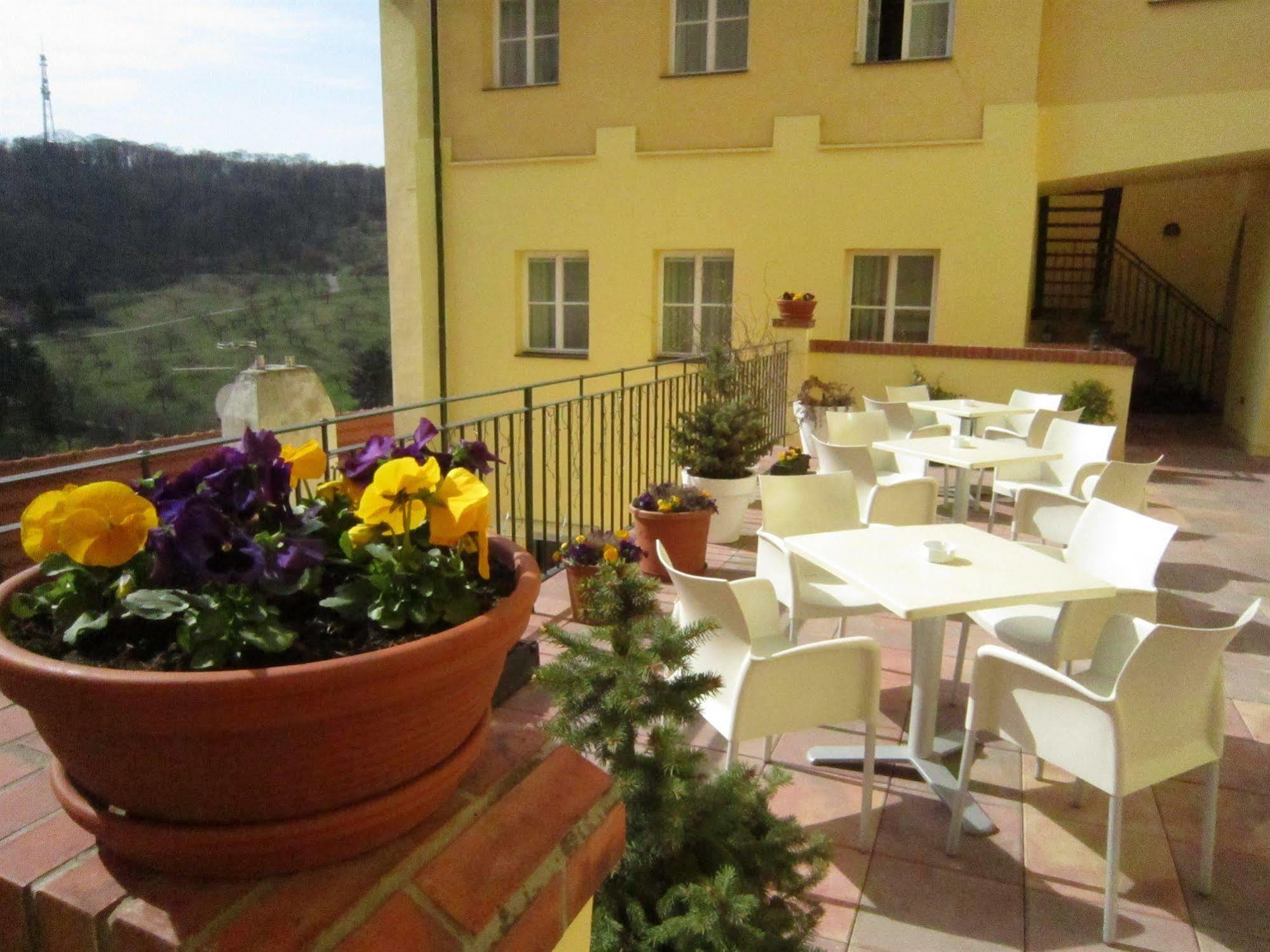 Hotel Domus Henrici à Prague Extérieur photo